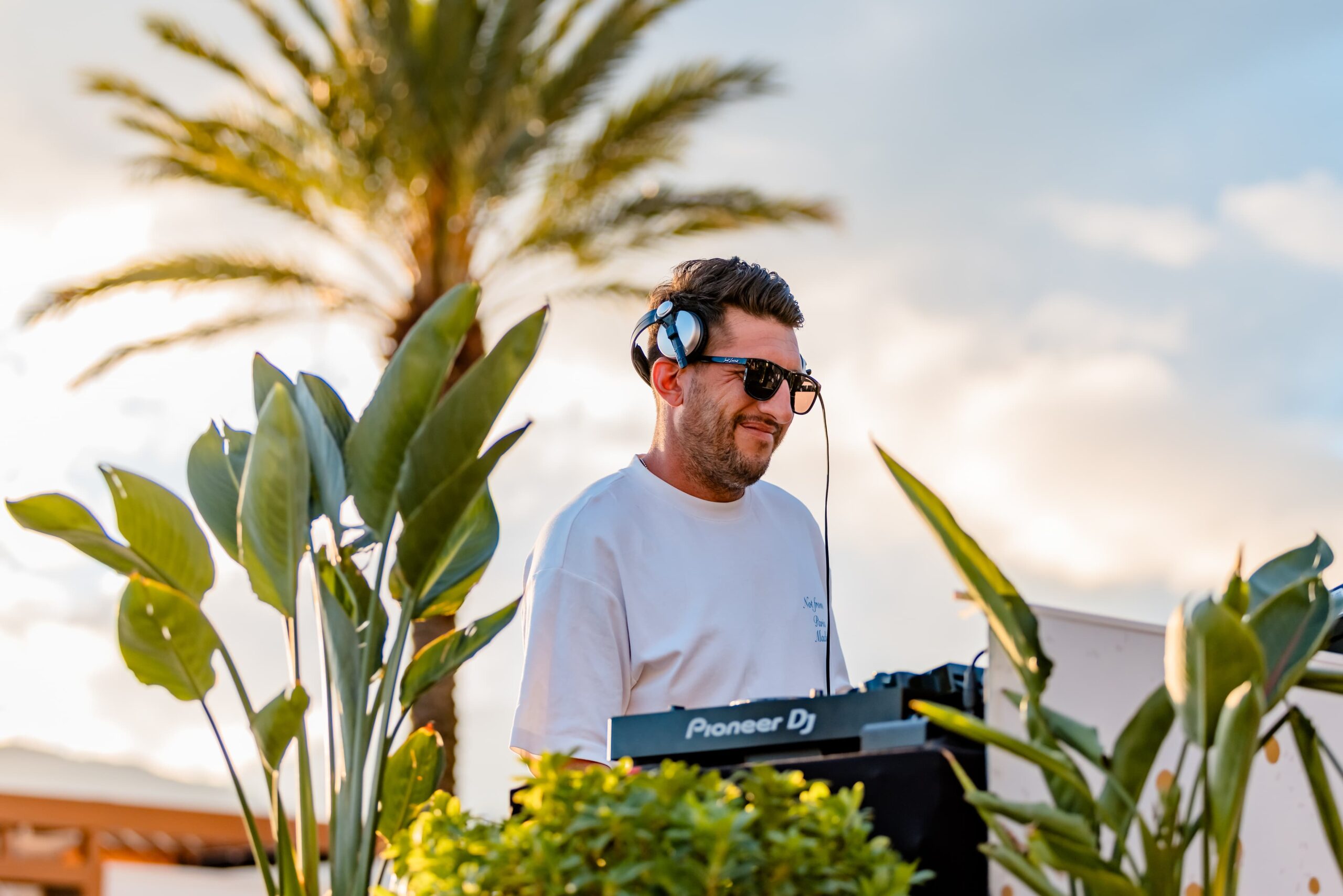 AURA Live with Krystiano